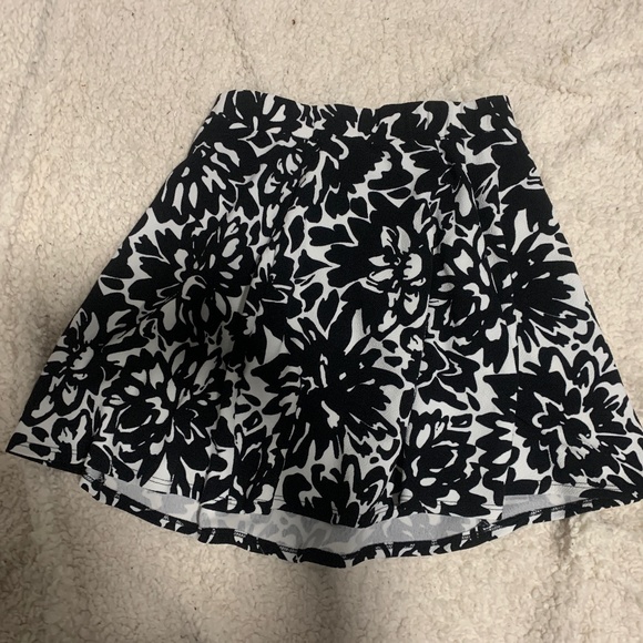 Skirt - Picture 1 of 1